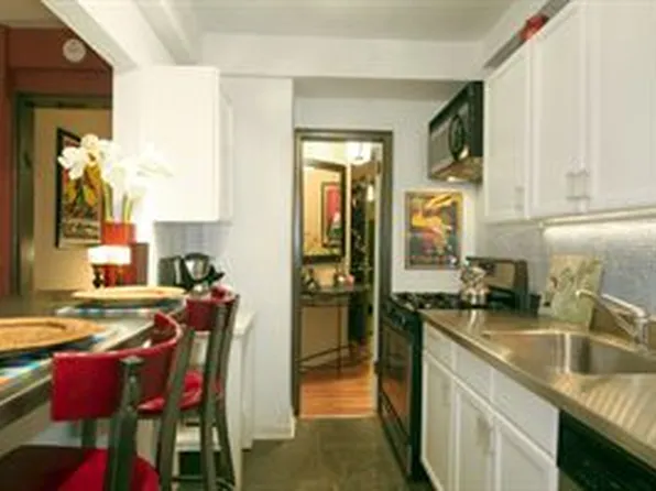 155 East 49th Street image 1 of 6