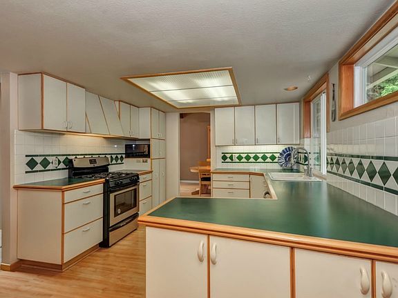 5th image of 18510 NE 159th St