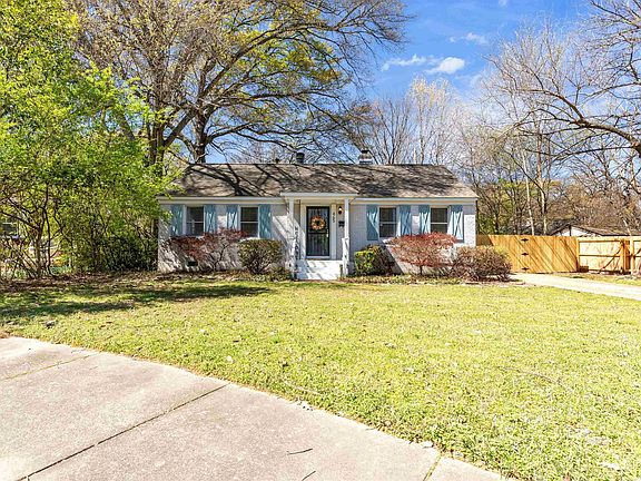 2nd image of 465 Gerald Rd