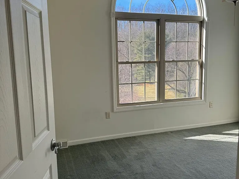 2551 Forest Brook Dr — Photo 11