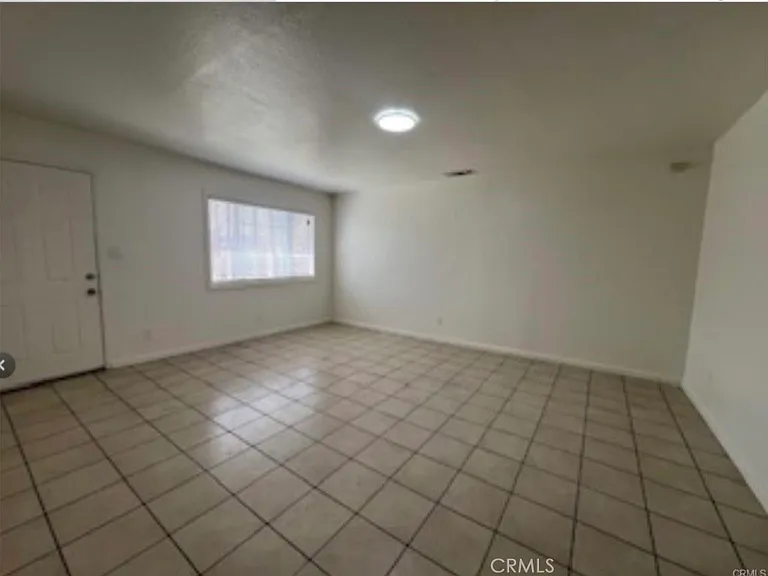 1064 Waters Ave — Photo 3