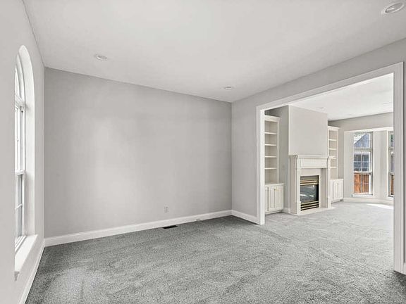 4th image of 2718 E Shady Glen Dr