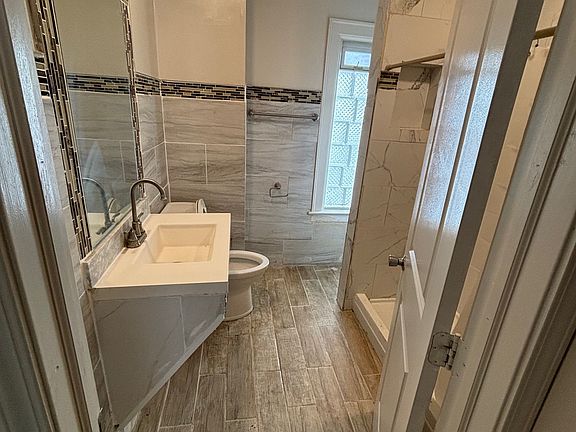 3rd image of 52 Callodine Ave Floor 2
