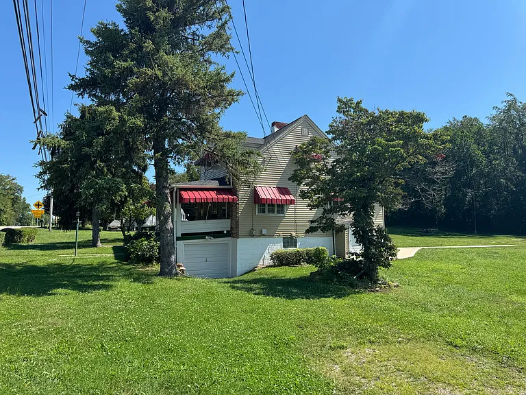 158 N Morgantown St — Photo 2
