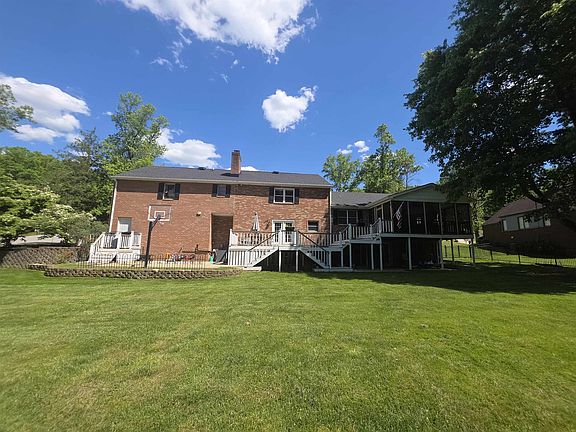 3rd image of 101 Stoney Brooke Dr