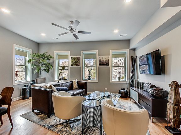 2nd image of 5117 S Kenwood Ave #101