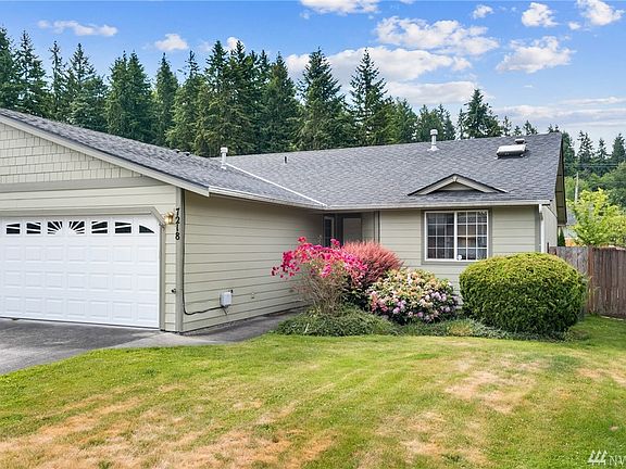 Home sweet home!! The HOA covers exterior paint, roof and yard!