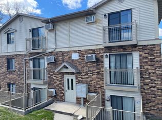 637 S Dodge St APT 8, Iowa City, IA 52240