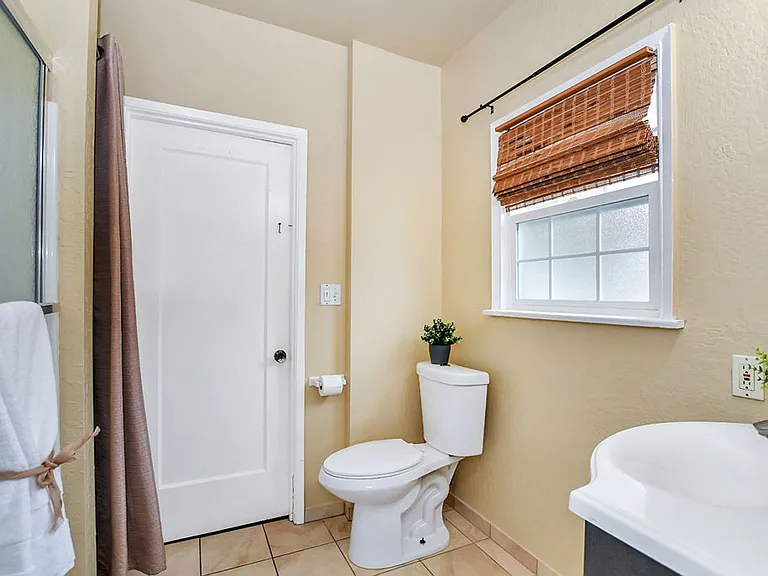 405 Arreba St — Photo 15