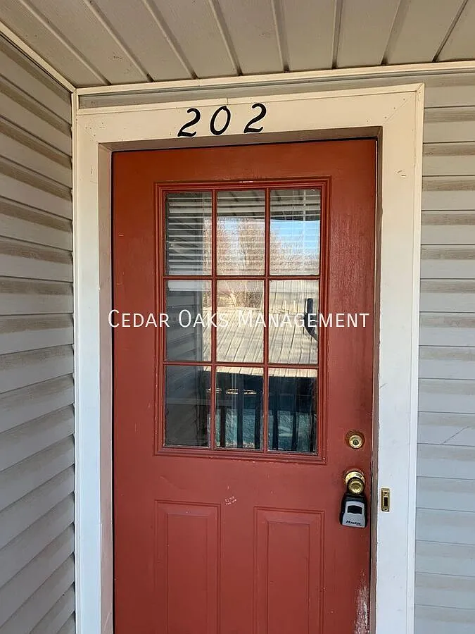 1 Bedroom Home on Virginia Street — Photo 3