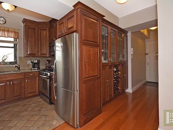 4th image of 3103 Fairfield Ave APT 11F