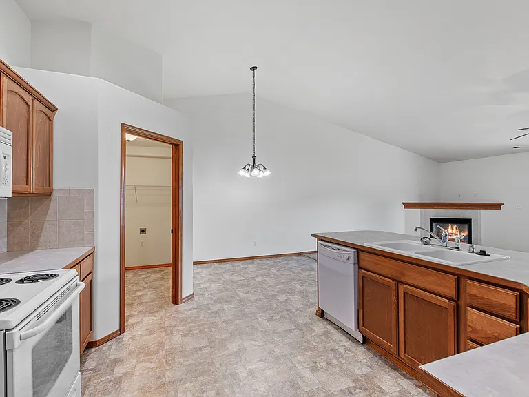 1226 N Bell St #1226B — Photo 7
