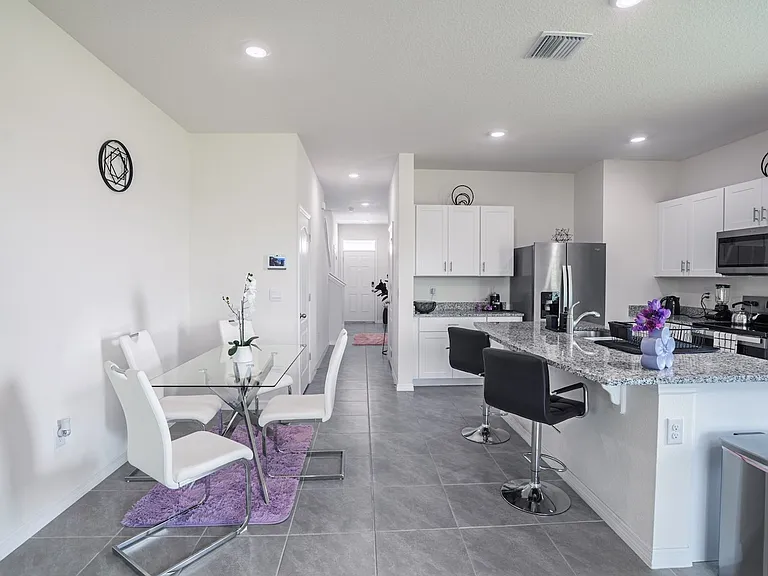 1456 Isleta Loop — Photo 3