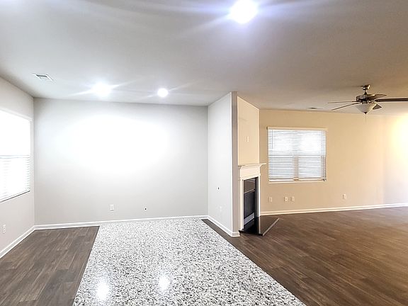 4th image of 60 Laurel Dr E