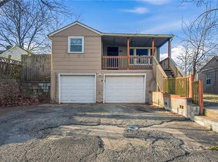 1017 E Smith Ave, Independence, MO 64050
