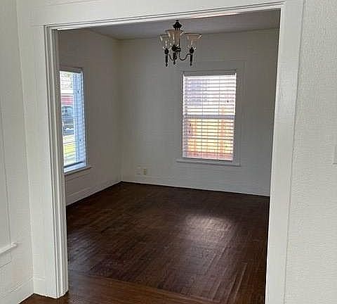 3rd image of 4211 53rd St