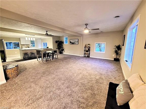 2nd image of 40648 Carlisle Ave