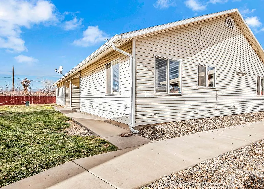 3 bed, 1036 sqft, $750 — Photo 1