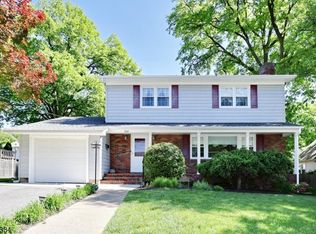 200 Watchung Dr, Hawthorne Boro, NJ 07506