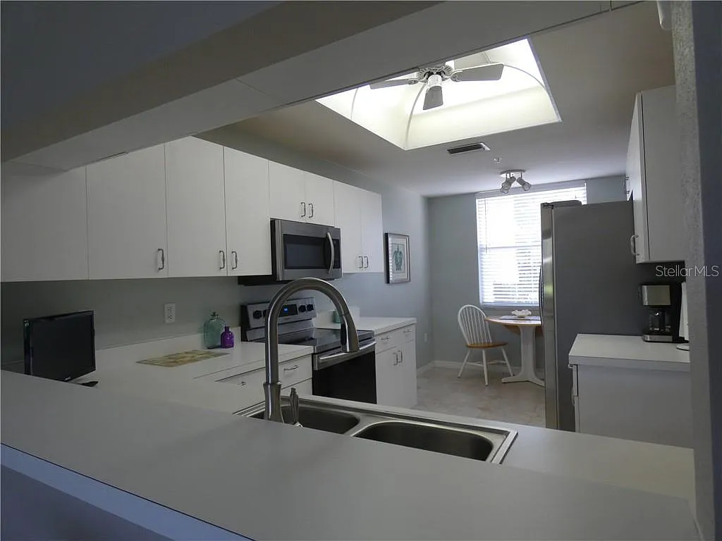 2 bed, 2.0 bath, 1314 sqft, $5,500 — Photo 3