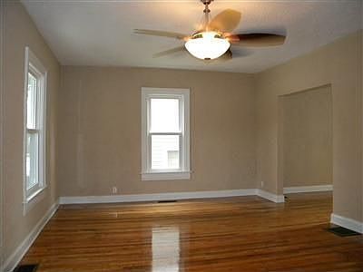 5th image of 828 Creighton Ave