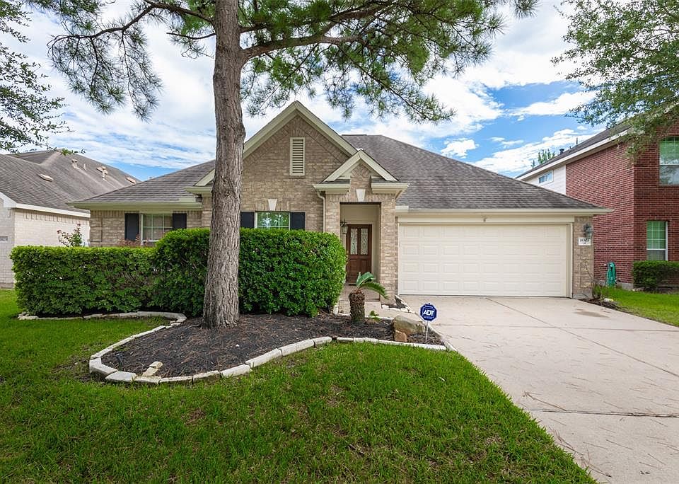 1st image of 18303 Heathridge Ln
