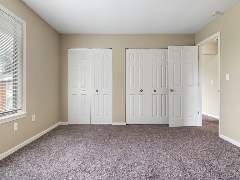 Miracle Manor Apartments — Photo 37