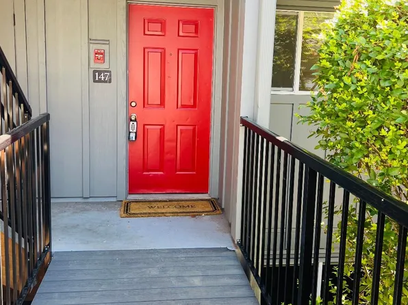 4 Touchstone Dr Unit 147, Lake Oswego, OR 97035