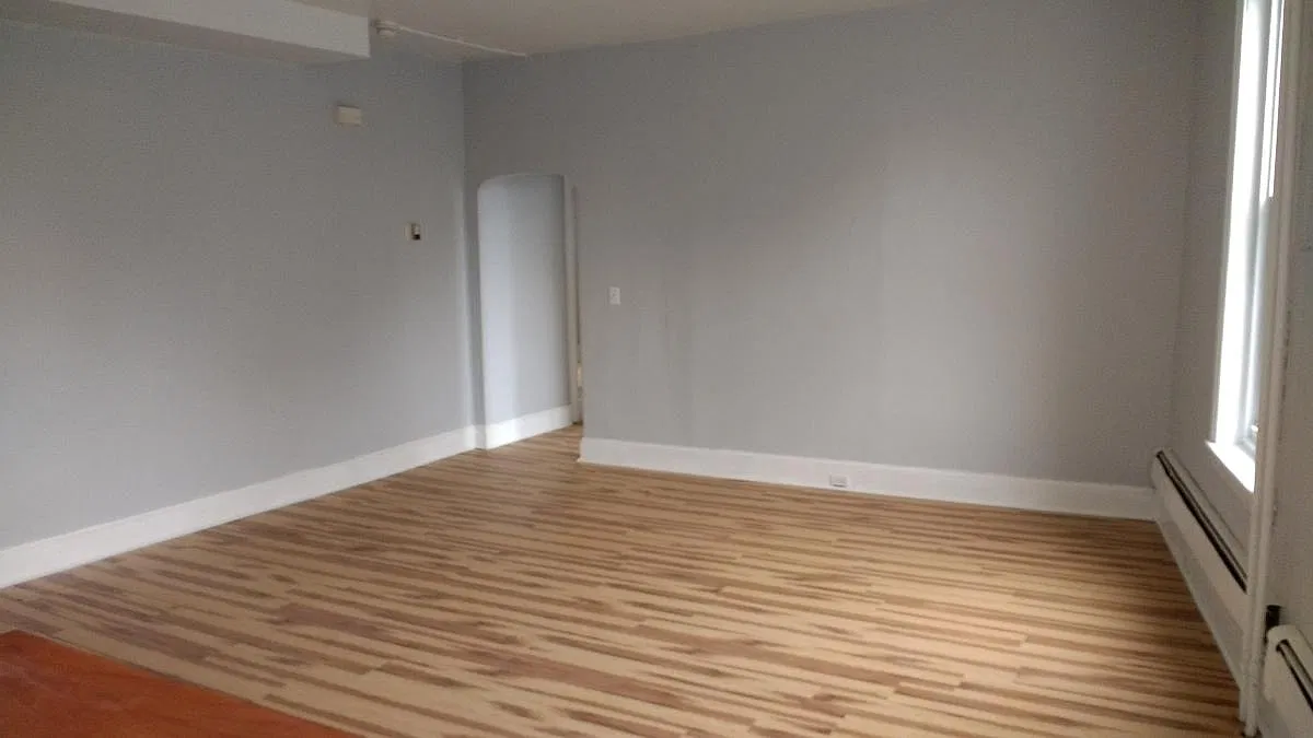 2 bed, 1050 sqft, $1,350 — Photo 3