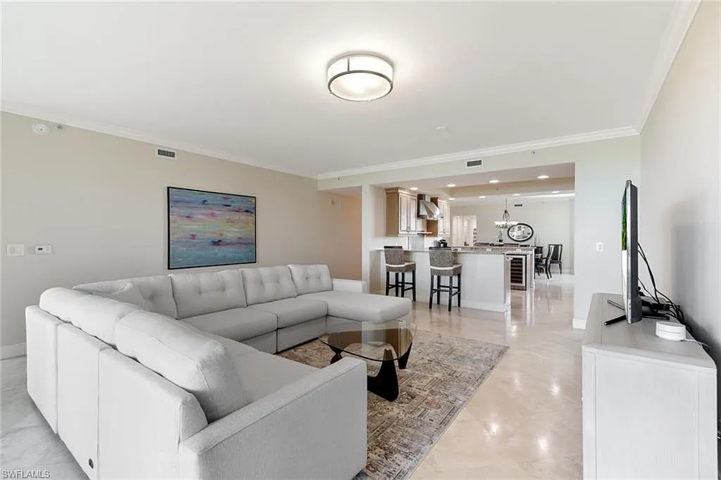 3 bed, 3.0 bath, 2798 sqft, $22,000 — Photo 4