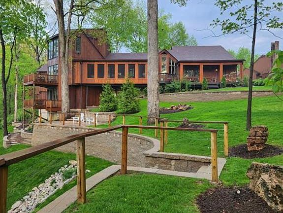 3rd image of 18 Tanewood Ct
