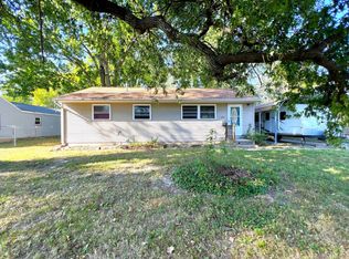 818 E Lafayette St, Olney, IL 62450