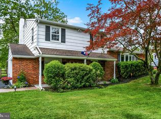 31 E Robin Rd, Holland, PA 18966