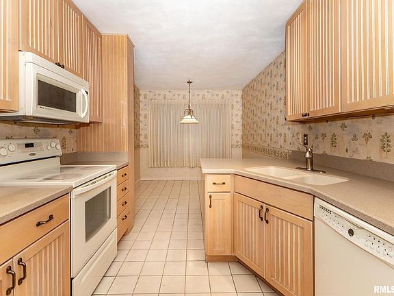 5th image of 3407 41st St