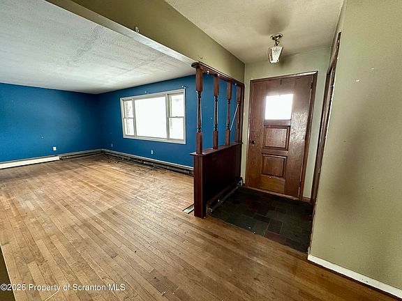 3rd image of 250 W Foothills Dr