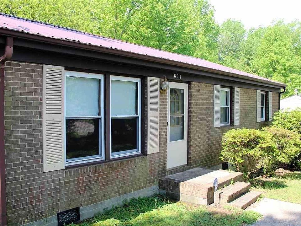 2nd image of 601 Lynch St