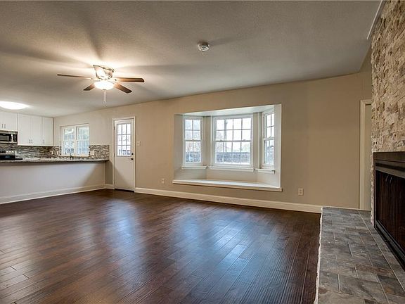 5th image of 200 Molina Dr