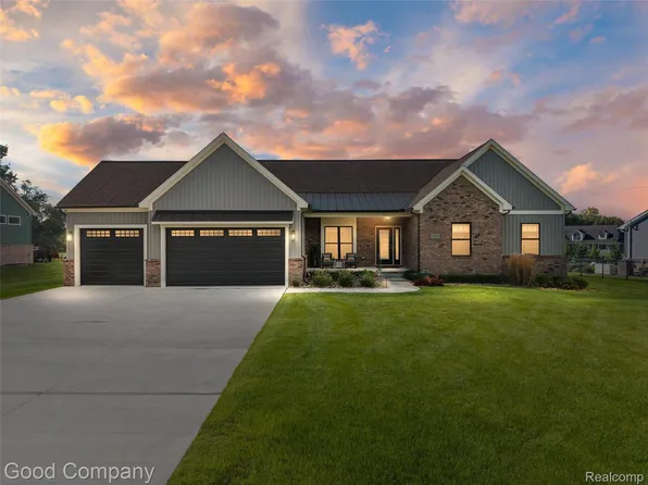 10022 Quarry Ridge Rd, Clarkston, MI 48346