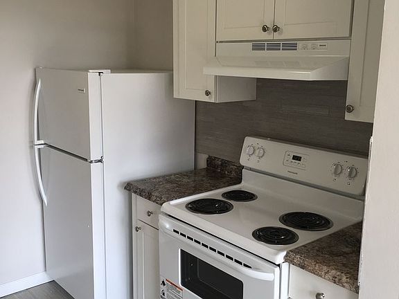 4th image of 256-262 Essex St #403