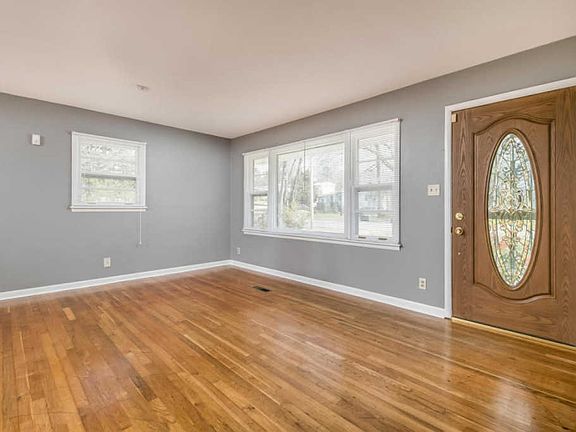 3rd image of 4819 Hal Dr
