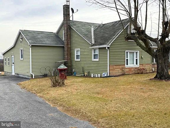 3rd image of 1421 McClures Gap Rd