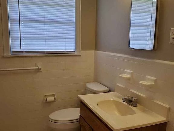 5th image of 813 Dolby St