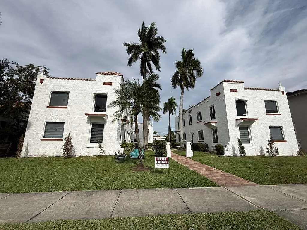 1 bed, 1.0 bath, 700 sqft, $2,100 — Photo 1