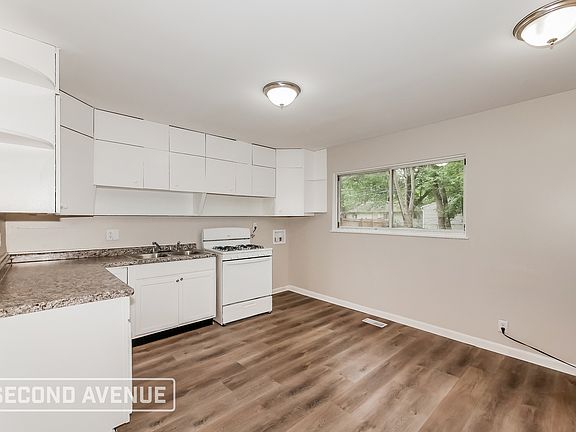 3rd image of 8425 Georgiana Ln