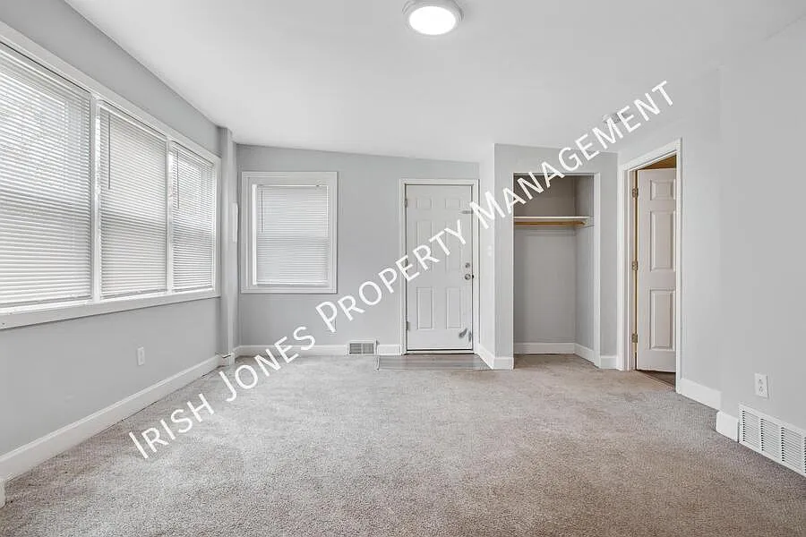 3 bed, $975 — Photo 2