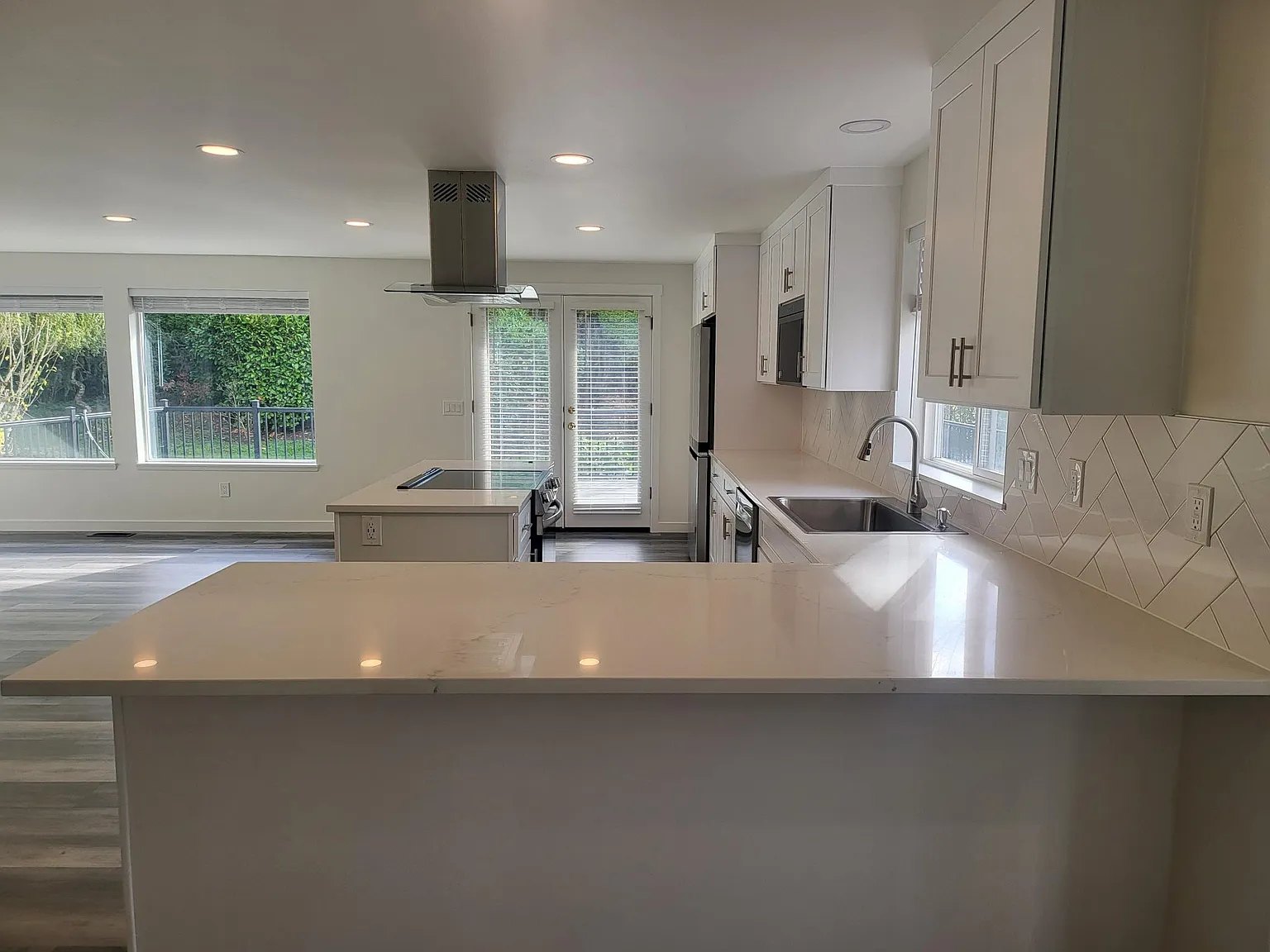 3 bed, 2.5 bath, 1608 sqft, $3,500 — Photo 3