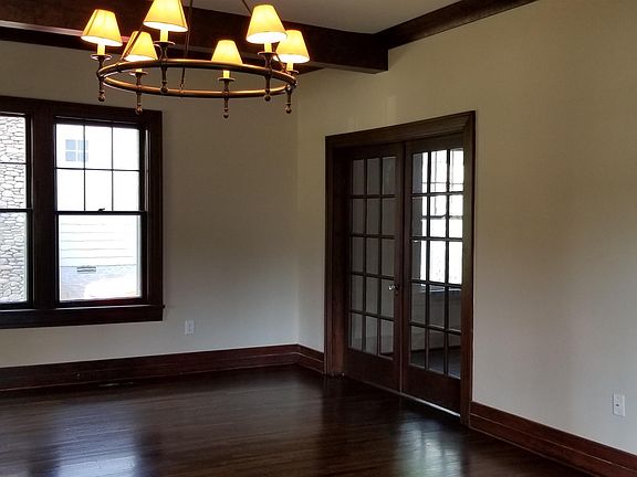 4th image of 202 S Tarver Ave