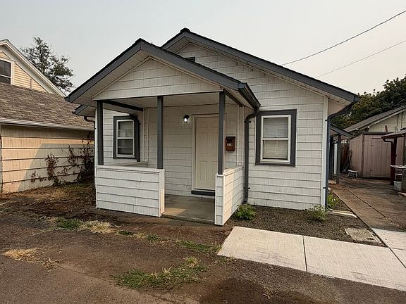 5th image of 318 Washington St SW