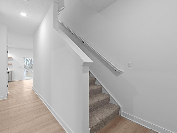 4th image of 719 Winesap Cir