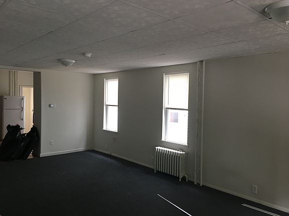 4th image of 326 Somerset St